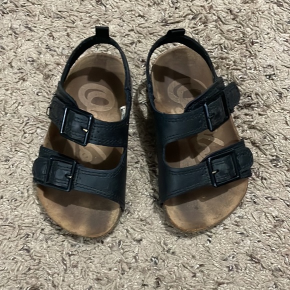 OshKosh toddler sandals - Picture 3 of 7